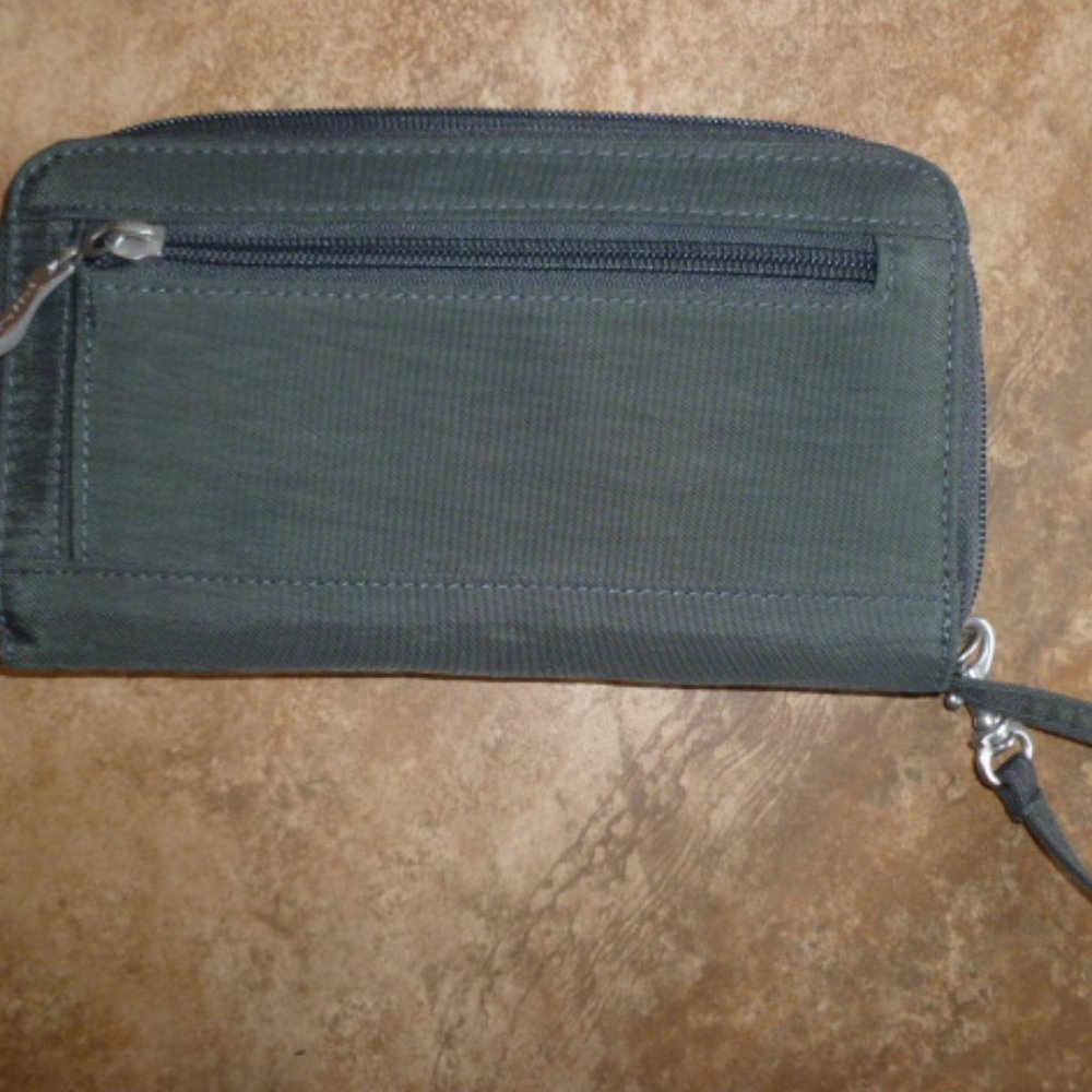 Baggallini wallet , new